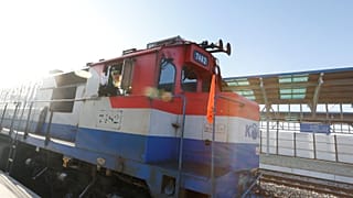 Erster Zug seit zehn Jahren fährt von Süd- nach Nordkorea