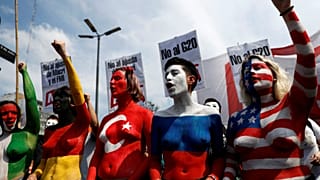 Göstericiler G20 ülkelerini protesto etti