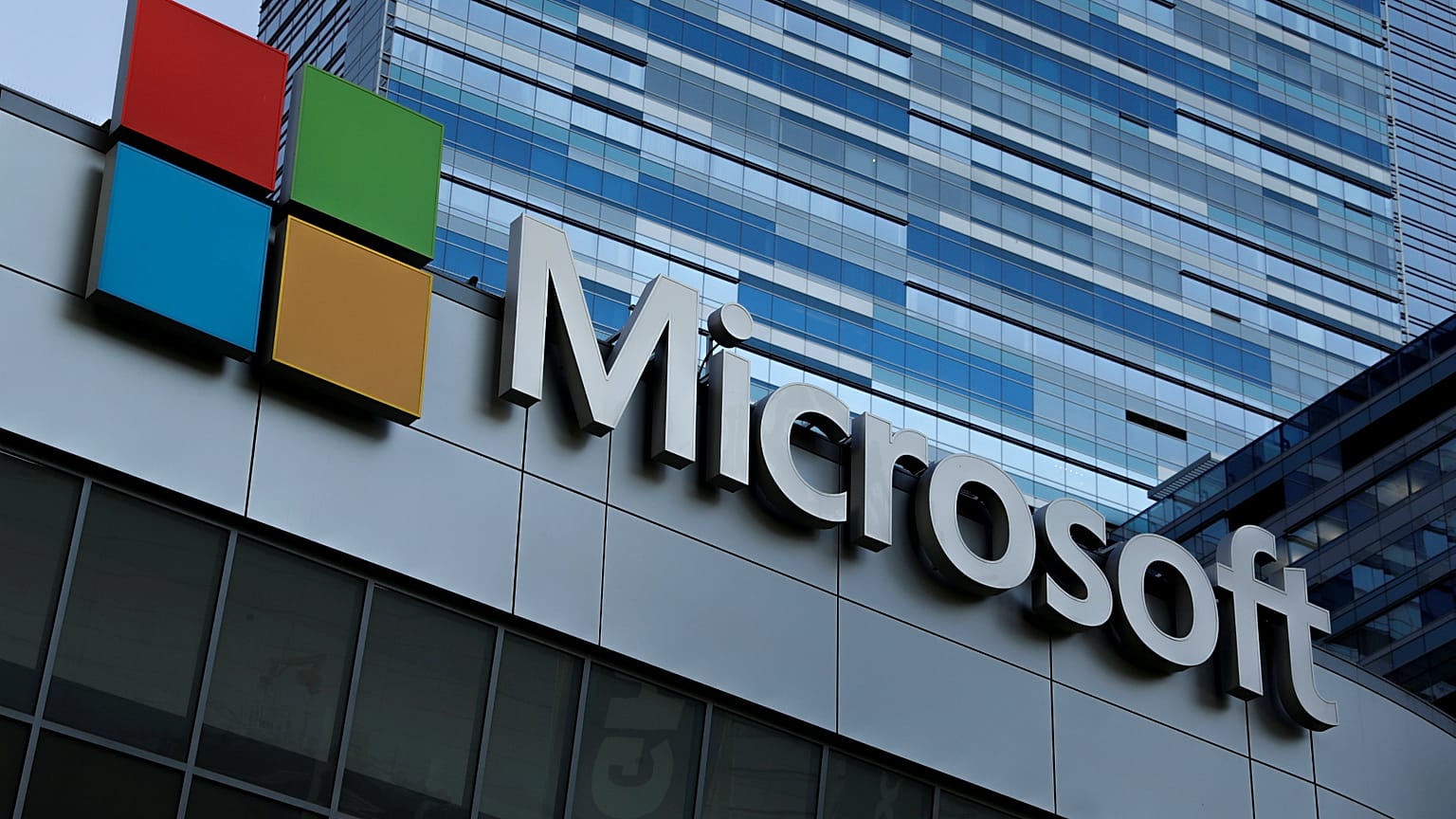 Microsoft обошёл Apple