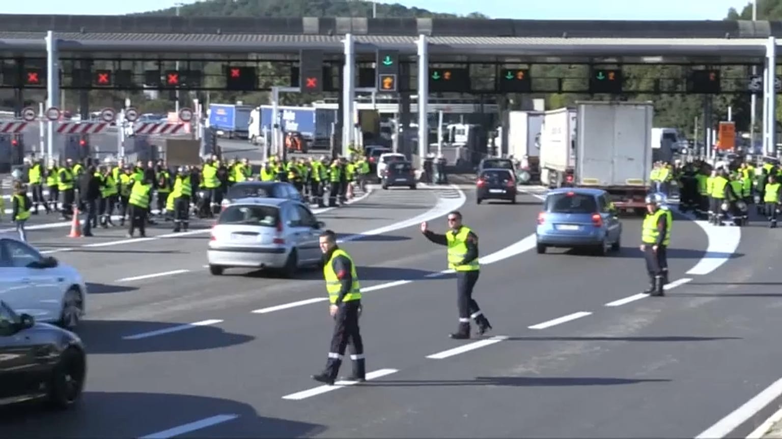 "Gilets jaunes" : une colère palpable dans toute la France