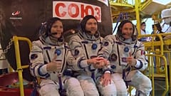 Экипаж "Союза" благословили в путь