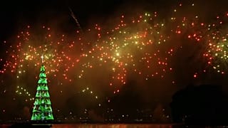 شاهد: شجرة عيد الميلاد العائمة تعود إلى البرازيل بعد ثلاث سنوات من تعليقها