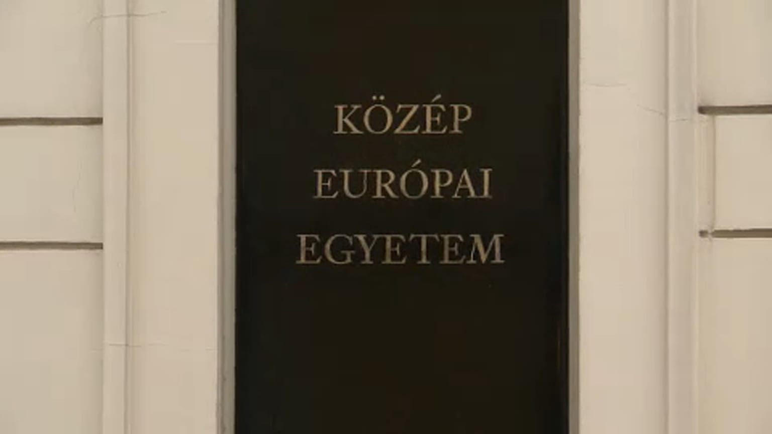 Hétfőn közli, Bécsbe költözik-e a CEU