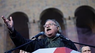 Der unterlegene Kandidat Waschadse auf der Kundgebung