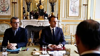"Gilets jaunes" : l'Elysée annule la hausse des taxes sur les carburants