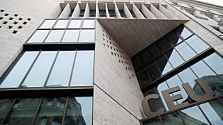 CEU: «Εγκαταλείπουμε την Ουγγαρία, πηγαίνουμε στην Αυστρία»