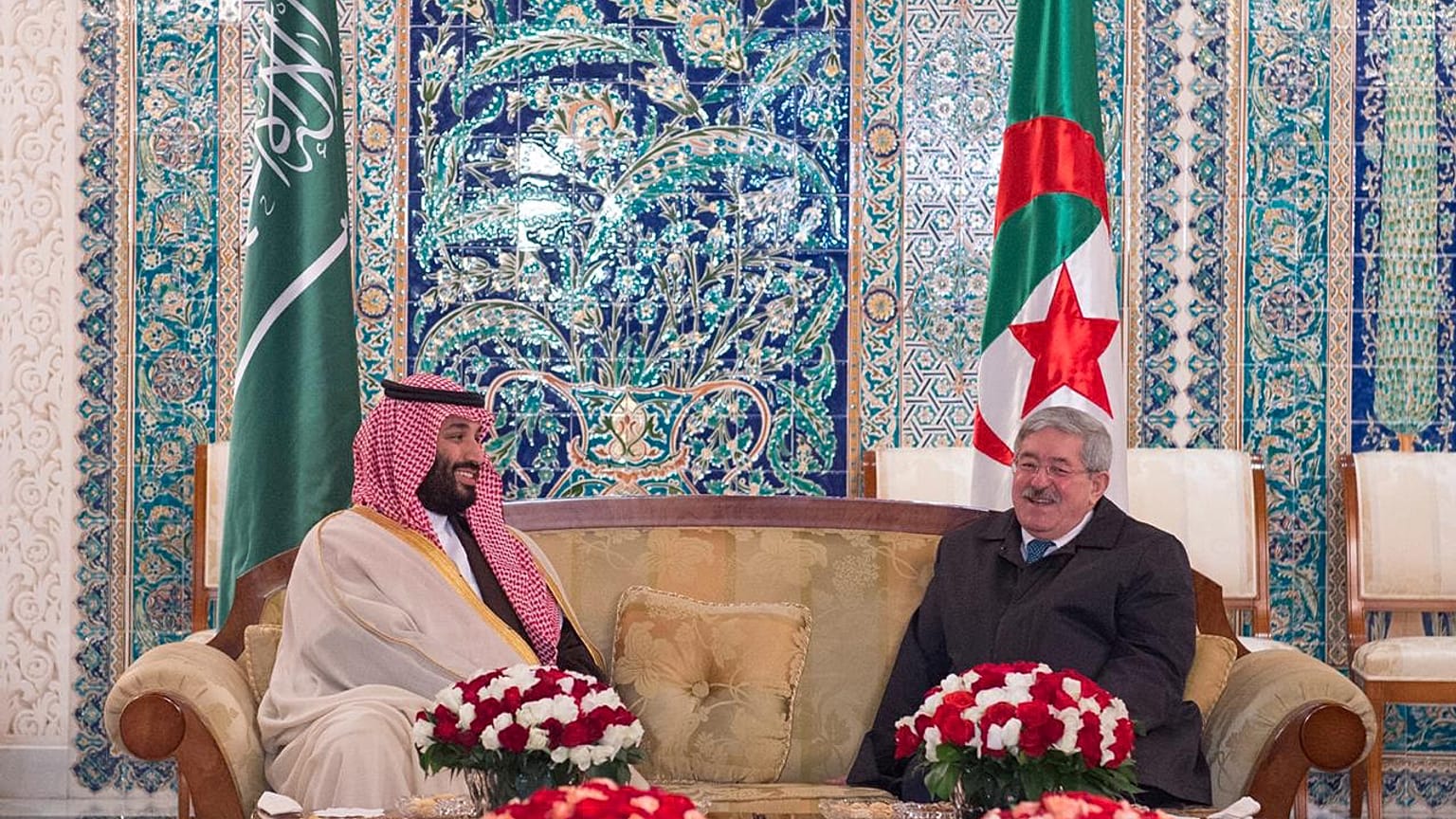 بسبب الإنفلونزا... لن يستطيع بوتفليقة مقابلة بن سلمان أثناء زيارته للجزائر