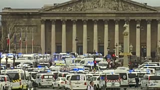 A mentősök is csatlakoztak a francia reformok elleni tüntetésekhez 