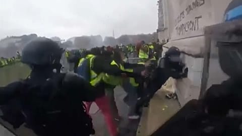 Fransa'da akaryakıt zammı protestolarının bilançosu
