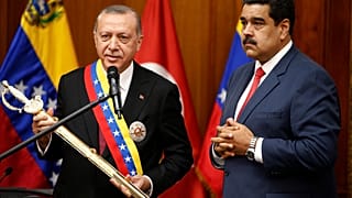 Video | Erdoğan'a kılıç hediye eden Venezuela lideri: Ertuğrul dizisini çok seviyoruz
