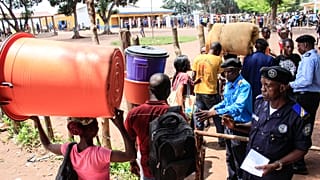 Imigrantes a abandonar Angola junto à fronteira