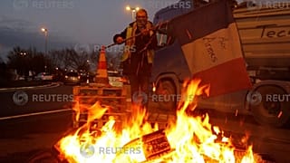 Париж уступил «Жёлтым жилетам»