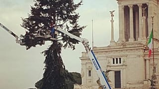 Idén is borzasztó lett a római karácsonyfa