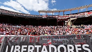 Aerolíneas segregará a los hinchas de River y Boca en dos vuelos a Madrid