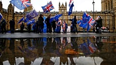 Brexit-Debatte beginnt mit Rückschlag für May