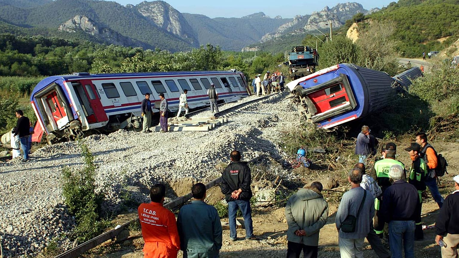 AYM 2004’teki “hızlandırılmış tren” kazası için “yaşam hakkı ihlali” dedi; tazminata hükmetti