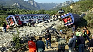 AYM 2004’teki “hızlandırılmış tren” kazası için “yaşam hakkı ihlali” dedi; tazminata hükmetti