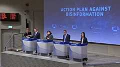 Bruselas lanza un plan de acción contra las "noticias falsas"