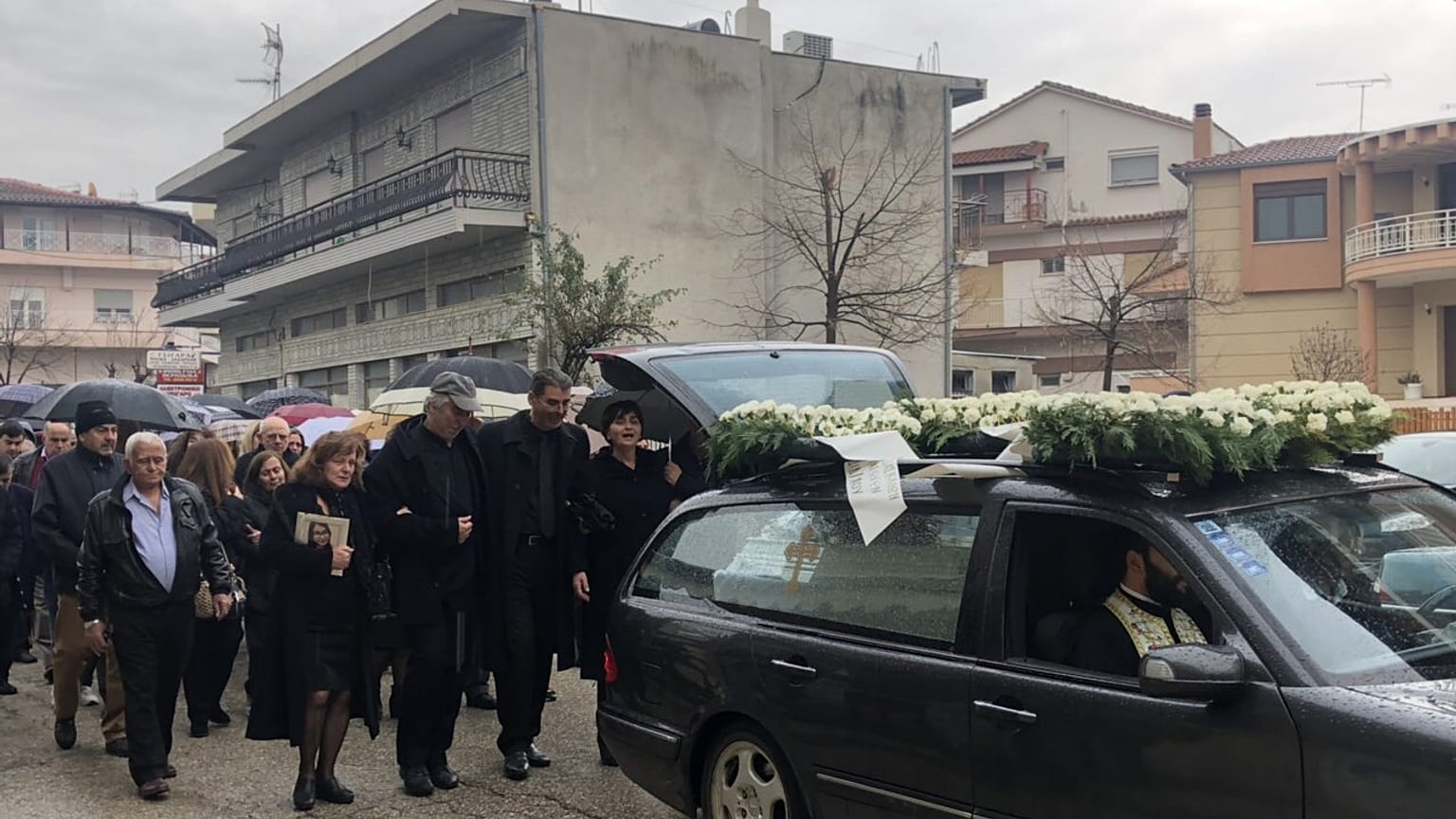 Διδυμότειχο: Το τελευταίο αντίο στην 21χρονη Ελένη