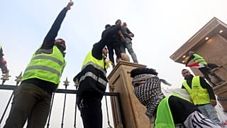 Le "gilet jaune" à la conquête du monde