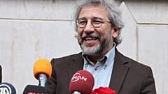 Can Dündar'dan yakalama kararına tepki: Gurur duyuyoruz 