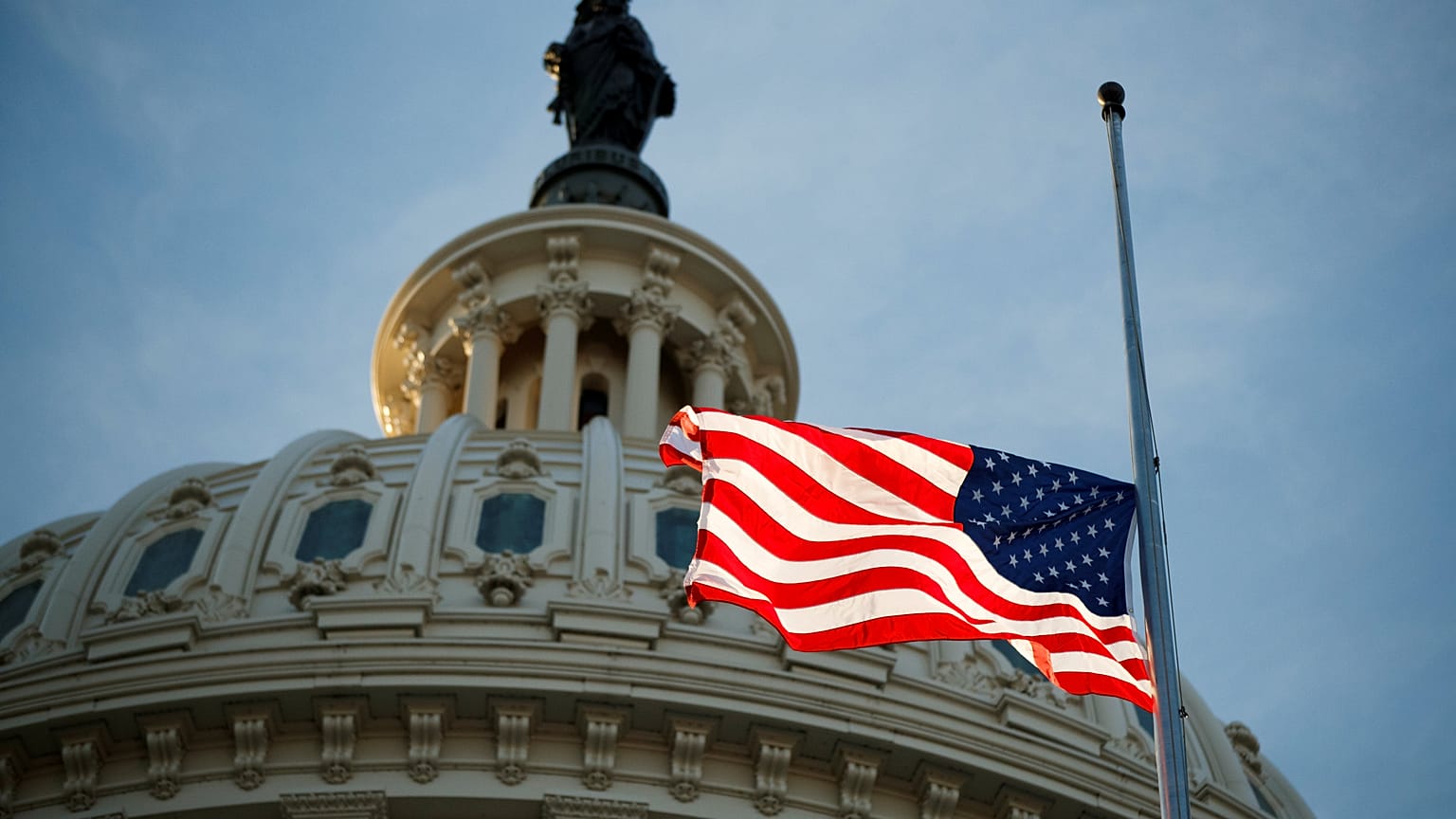 Balesetet szenvedett az amerikai tengerészgyalogság két repülőgépe, többen eltűntek