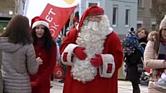 Una ONG ayuda a Papá Noel a asistir a los más pobres