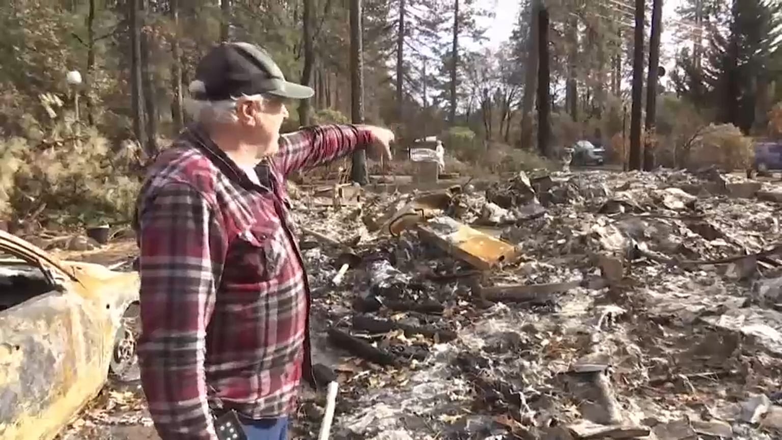 Bajo las cenizas el dolor por los incendios de California