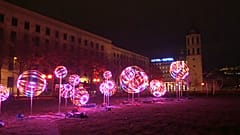 Atmósfera de cuento de hadas en la fiesta de las luces