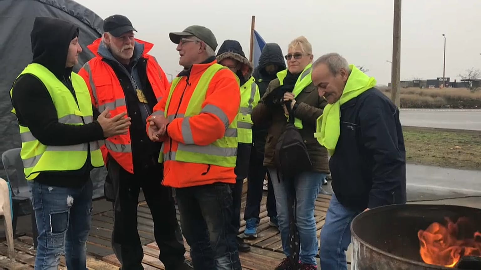 Кто такие "жёлтые жилеты"?