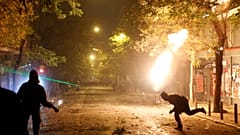 Μολότοφ και χημικά σε Αθήνα και Θεσσαλονίκη