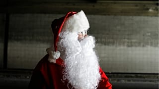Hungarian hospital staff give new mothers one extra festive gift