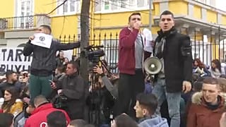  Χιλιάδες φοιτητές στους δρόμους για τη μείωση των διδάκτρων
