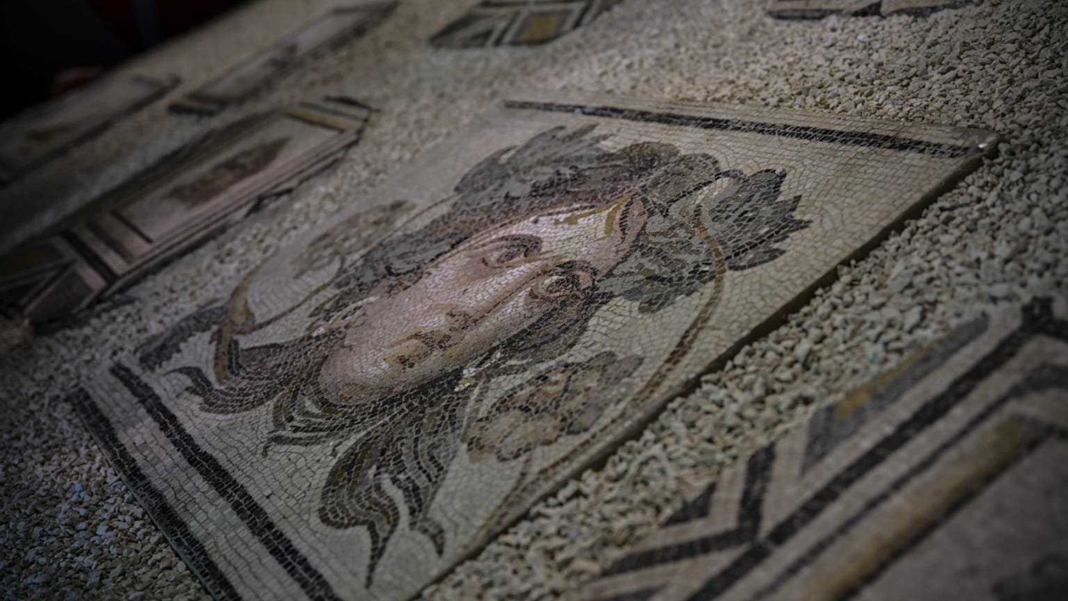 Çingene Kızı'nın kayıp parçaları Zeugma Müzesi'nde 