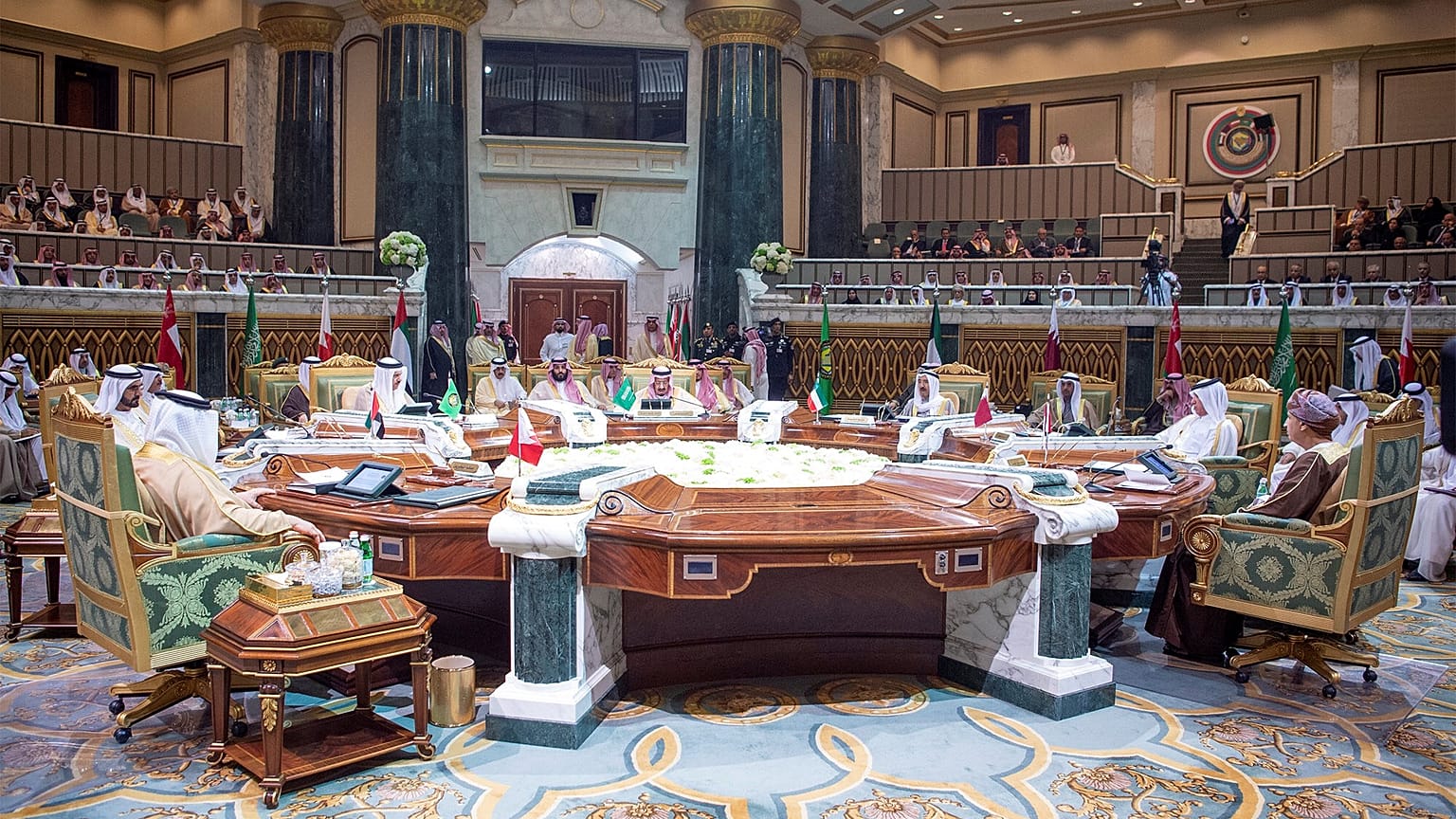 الخلاف مع قطر يخيم على قمة مجلس التعاون الخليجي 