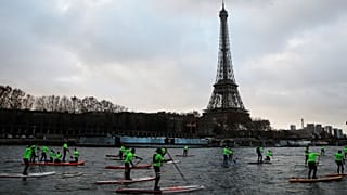800 paddles traversent Paris