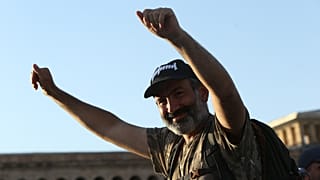 Erken seçimlerde yüzde 70 oy alan Nikol Paşinyan kimdir?