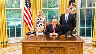 Trump'ın bir numaralı 'Özel Kalem Müdürü' adayı Ayers Beyaz Saray'dan ayrılma kararı aldı