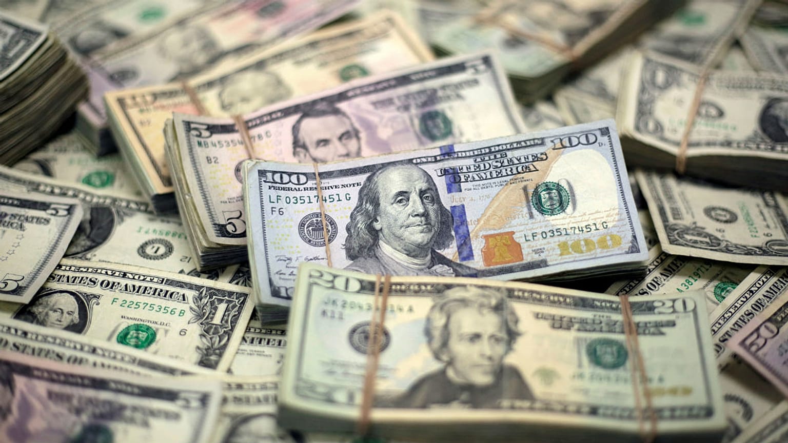 دستور رهبر ایران برای تقویت ریال؛ دلار بانکی از مرز ۱۱ هزارتومان عقب نشست 