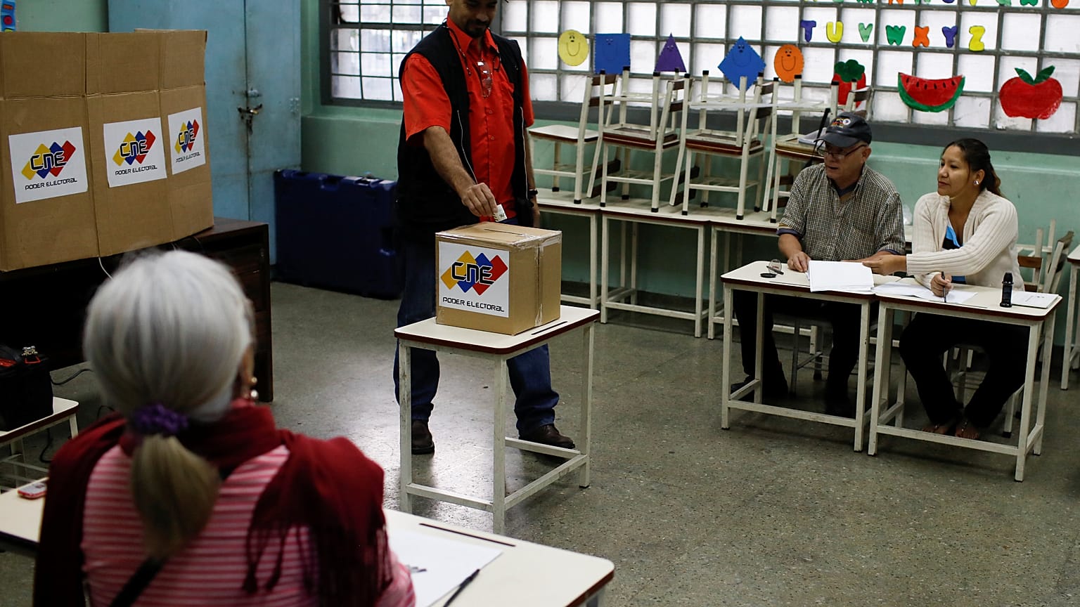 La abstención, protagonista de la victoria de la coalición de Maduro
