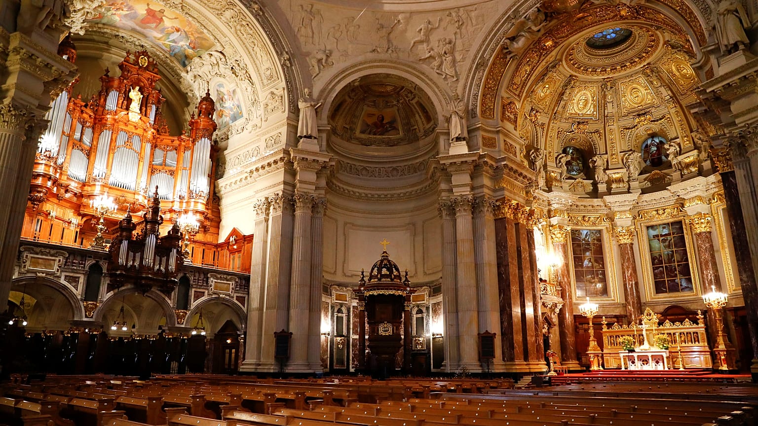 Megnyitják az olasz templomokat a papír nélküli menekültek előtt