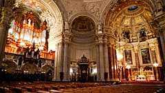 Megnyitják az olasz templomokat a papír nélküli menekültek előtt