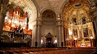 Megnyitják az olasz templomokat a papír nélküli menekültek előtt