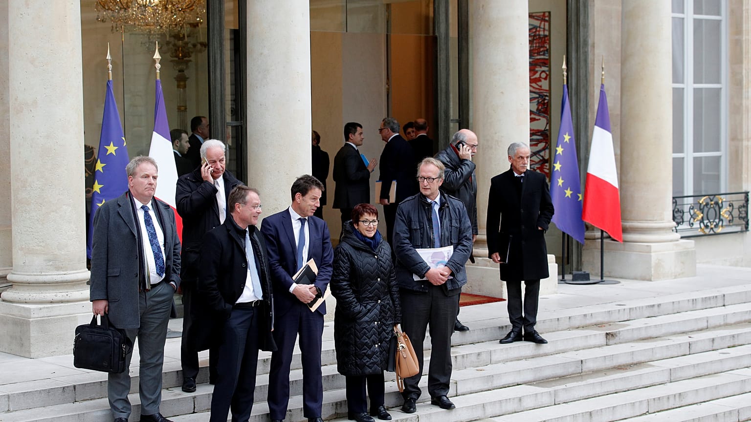 Négy hét óta először találkozott Macron a sárgamellényesek képviselőivel 