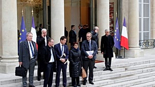 Négy hét óta először találkozott Macron a sárgamellényesek képviselőivel