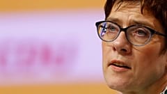 "Breves de Bruxelas": sucessora de Merkel, antissemitismo, manifesto e Rússia