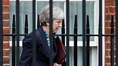 Brexit oylamasını ertelemeye hazırlanan May AB ile tekrar masaya oturuyor 