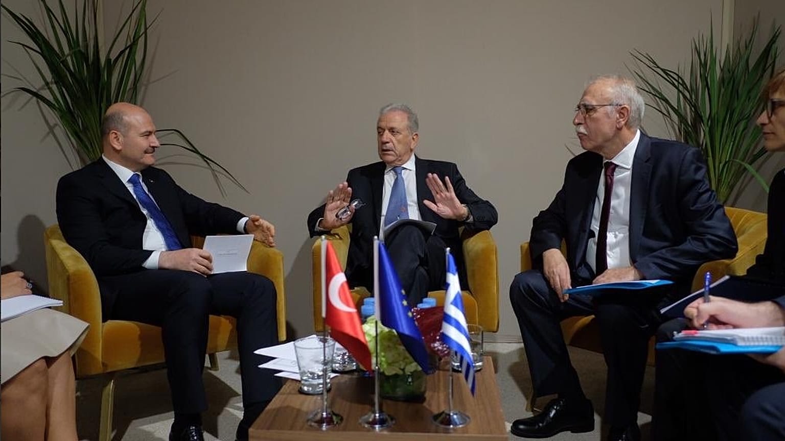 Μεταναστευτικό: Συνάντηση Βίτσα-Σόιλου υπό την αιγίδα Αβραμόπουλου