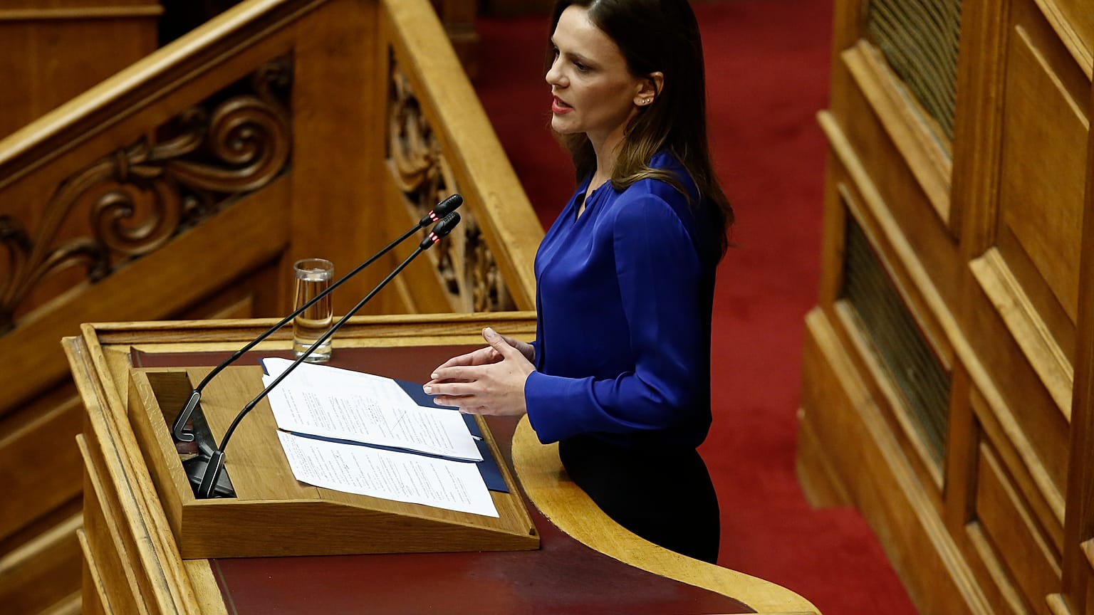 Ε.Αχτσιόγλου: Ακύρωση του μέτρου περικοπής των συντάξεων