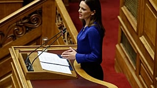 Ε.Αχτσιόγλου: Ακύρωση του μέτρου περικοπής των συντάξεων